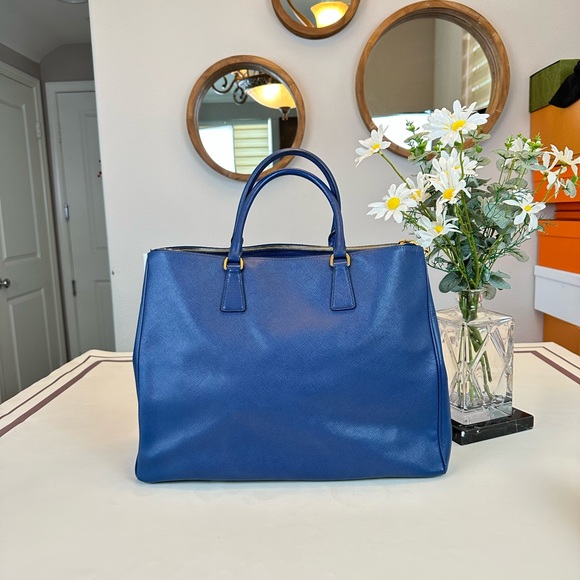 Prada Blue Leather Saffiano Lux Large Tote Satchel - Picture 2 of 15